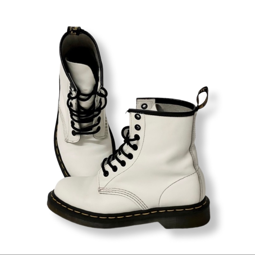 Size 6 White 1460 WOMEN'S PATENT LEATHER LACE UP BOOTS